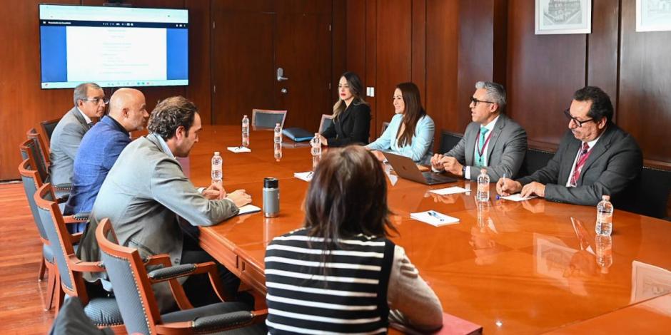 Tere Jiménez presenta proyectos estratégicos ante el próximo titular de la SICT.