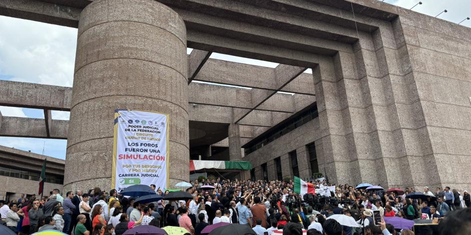 Trabajadores del Poder Judicial a través de la JUFED se manifestaron en la sede de San Lazaro