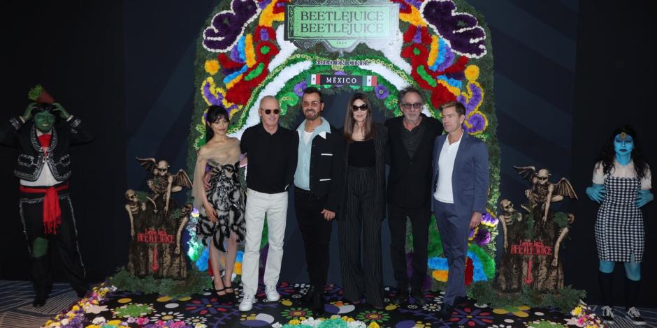 Jenna Ortega, Michael Keaton, Justina Theroux, Monica Bellucci, Tim Burton y Tony Harper durante el photocall de la película “Beetlejuice, Beetlejuice"