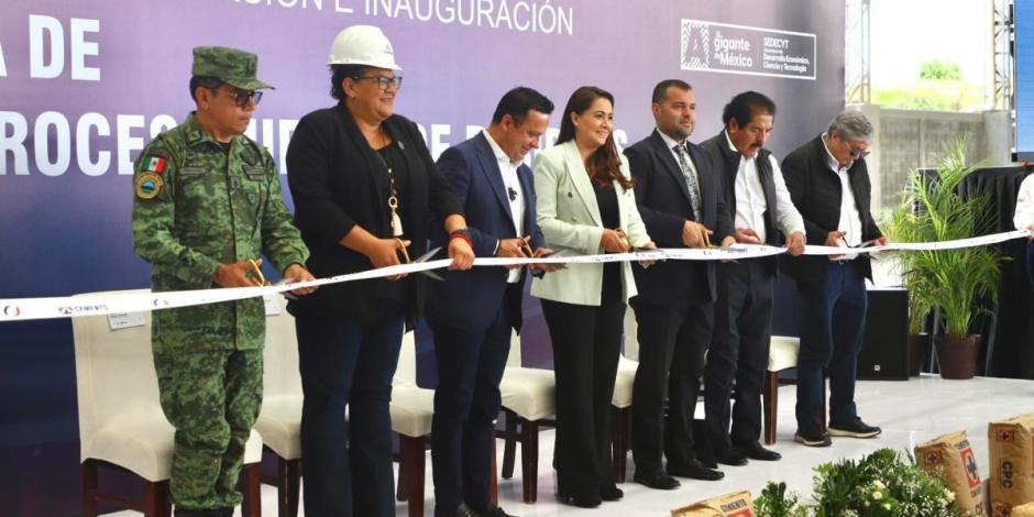 Tere Jiménez inaugura planta que genera energía a partir de residuos.