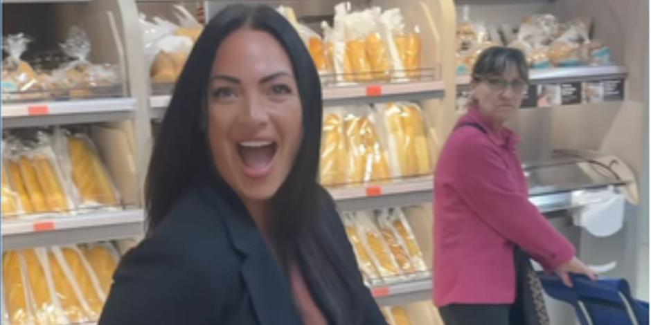 Influencer causa indignación por dejar su ropa interior usada en la comida de supermercados