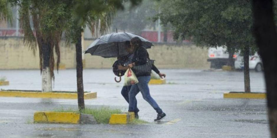 Se registran fuertes lluvias en CDMX.