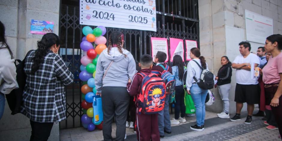 Este lunes, millones de mexicanos regresaron a clases.