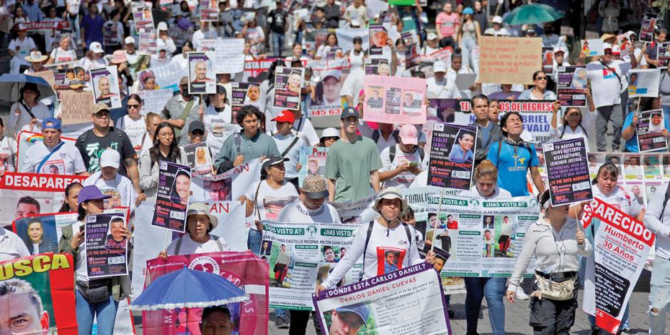 Colectivos salieron ayer a las calles de Guadalajara, Jalisco, para pedir la búsqueda de desaparecidos.