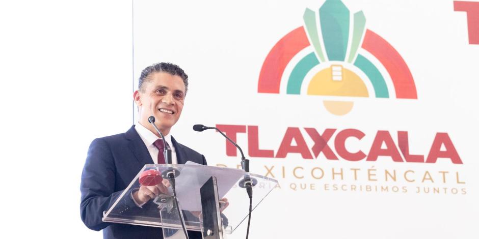 Alfonso Sánchez García toma protesta como presidente municipal de Tlaxcala.