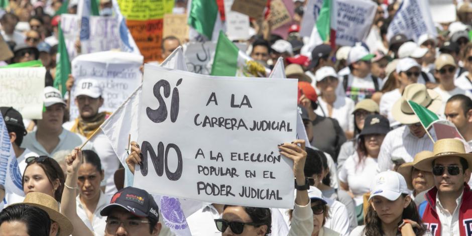 Estudiantes de escuelas públicas y privadas se manifestaron el pasado domingo 1 de septiembre en rechazo a la reforma judicial.