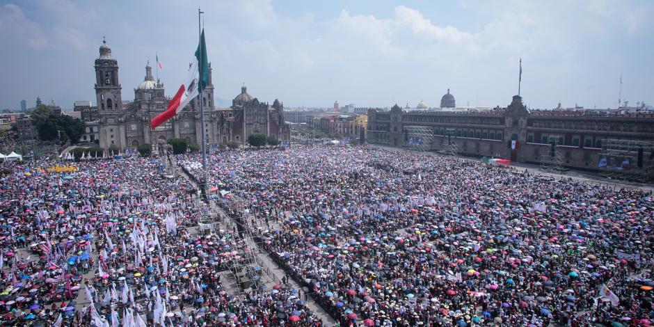 La Plaza de la Constitución lució llena para el último Informe de Gobierno, ayer.