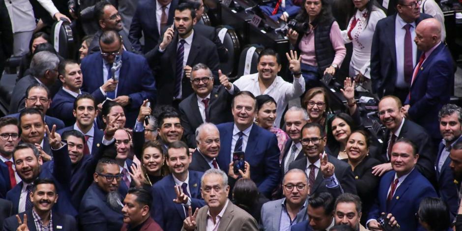 Diputados  de Morena y aliados, ayer en el Congreso de la Unión.