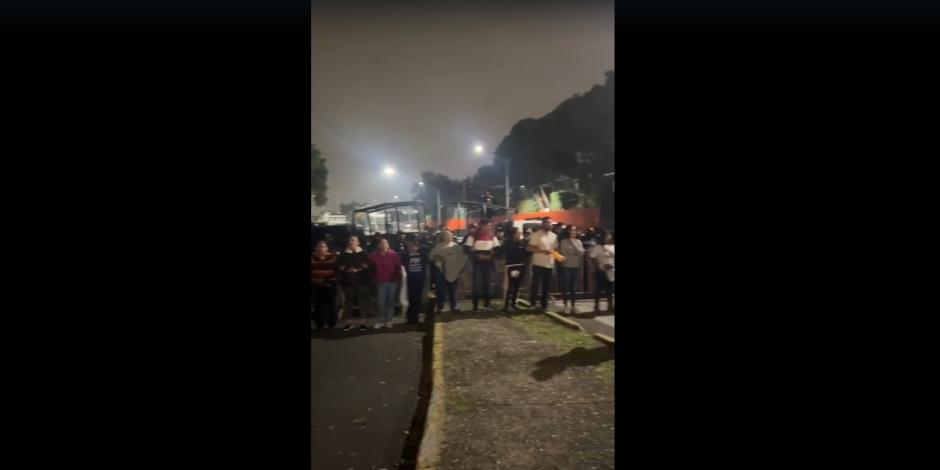 Manifestantes en San Lázaro.