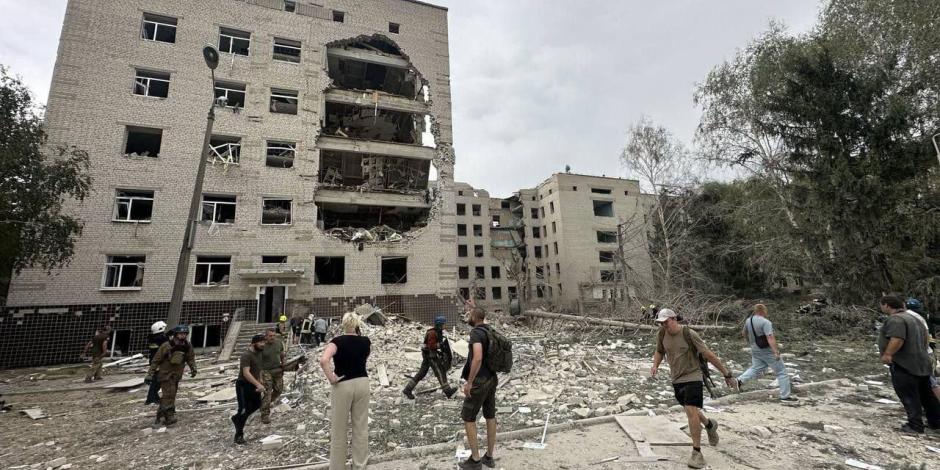 Rusia atacó con dos misiles un instituto militar en la ciudad de Poltava, Ucrania.