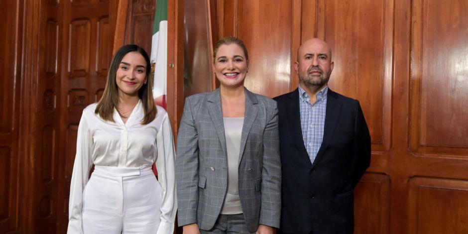 Maru Campos toma protesta a Sergio Ramírez Robles como nuevo coordinador de Comunicación Social.