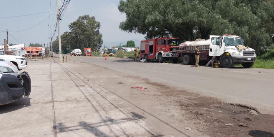 Reportan fuga de combustible en Texcoco-Lechería.