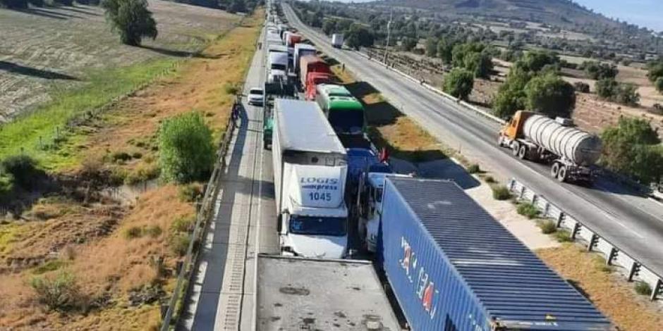 La protesta provocó ayer filas de varios kilómetros, en su mayoría tráileres y camiones de carga.