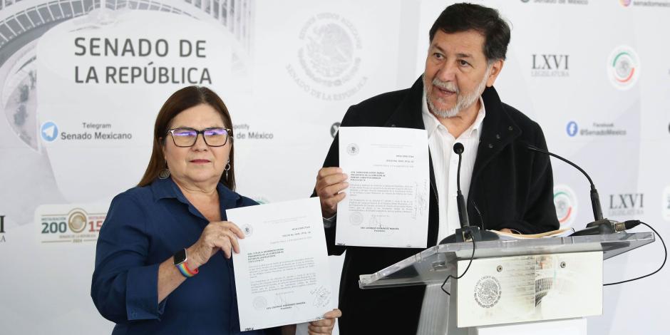 Los senadores Gerardo Fernández Noroña e Imelda Castro, ayer.