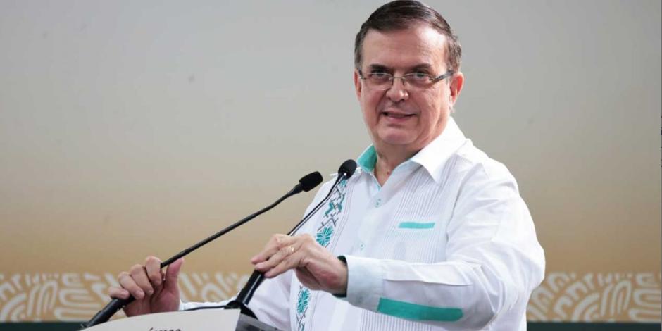 El excanciller Marcelo Ebrard pidió licencia como senador.