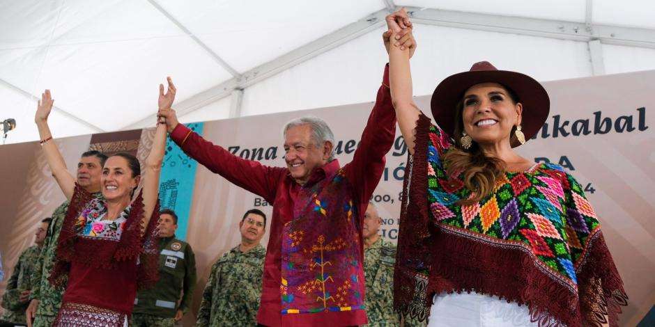 Mara Lezama y López Obrador visitan Ichkabal, impulsando el turismo arqueológico en Quintana Roo.