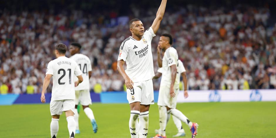 kylian mbappé festeja un gol con el Real Madrid el 1 de septiembre