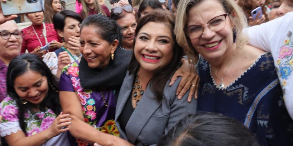 Clara Brugada propone un sistema público de cuidados en el Encuentro Nacional de Mujeres.