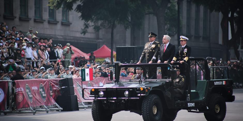 Sedena y Semar despiden y agradecen a Andrés Manuel López Obrador