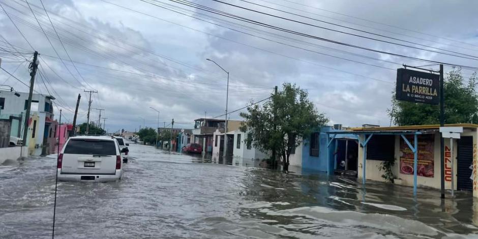 Debido a las fuertes lluvias de los últimos días, varias calles de Matamoros permanecieron inundadas ayer.