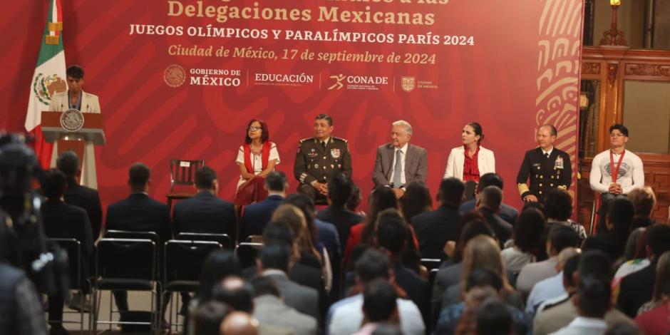 AMLO en la ceremonia de entrega de estímulos a medallistas olímpicos y paralímpicos en París 2024