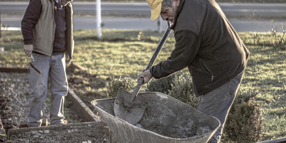 Los trabajadores de la albañilería son fundamentales para la creación de edificios.