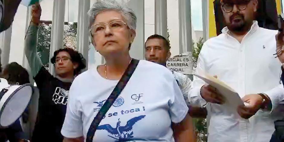 Patricia Aguayo, vocera de los trabajadores del PJ, ayer en entrevista con medios.