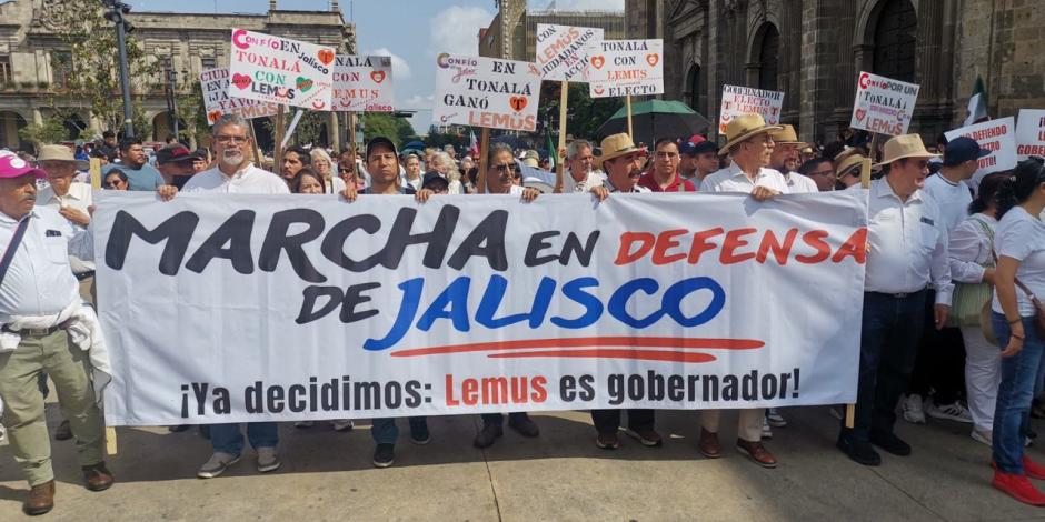 La "Marcha por la Defensa de Jalisco" reunió a miles en apoyo a Pablo Lemus.