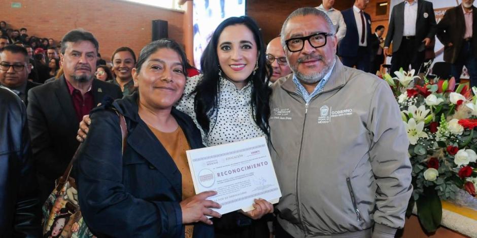 Gobierno del Edomex celebra 53 años de labor comunitaria del CONAFE.