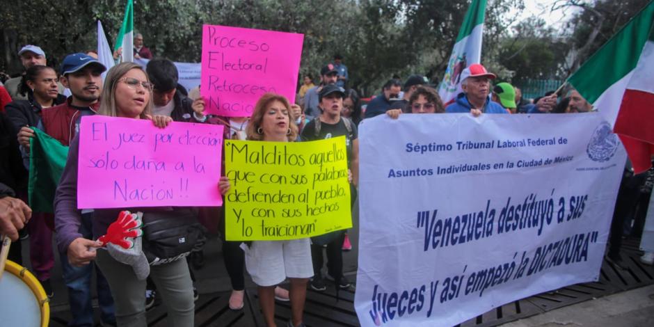 Trabajadores del PJ se manifestaron ayer en las inmediaciones del INE.