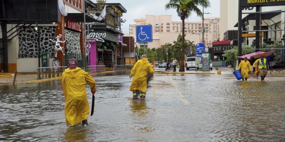 Paso del Huracán Helene en Quintana Roo.