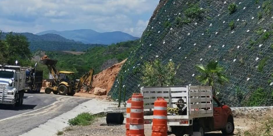 Autopista Cuernavaca - Acapulco.