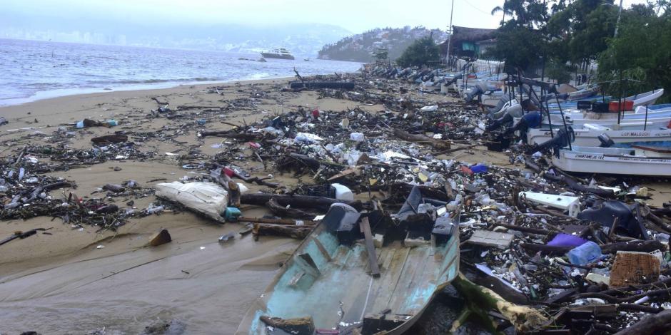 Las lluvias provocadas por el huracán John afectan al puerto de Acapulco