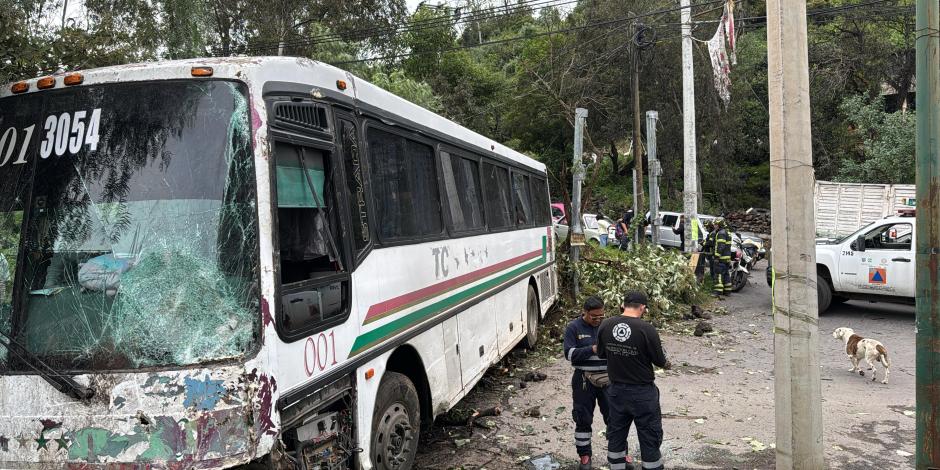 Un Pumabús que trasladaba estudiantes a CU se quedó sin frenos en la alcaldía Xochimilco.