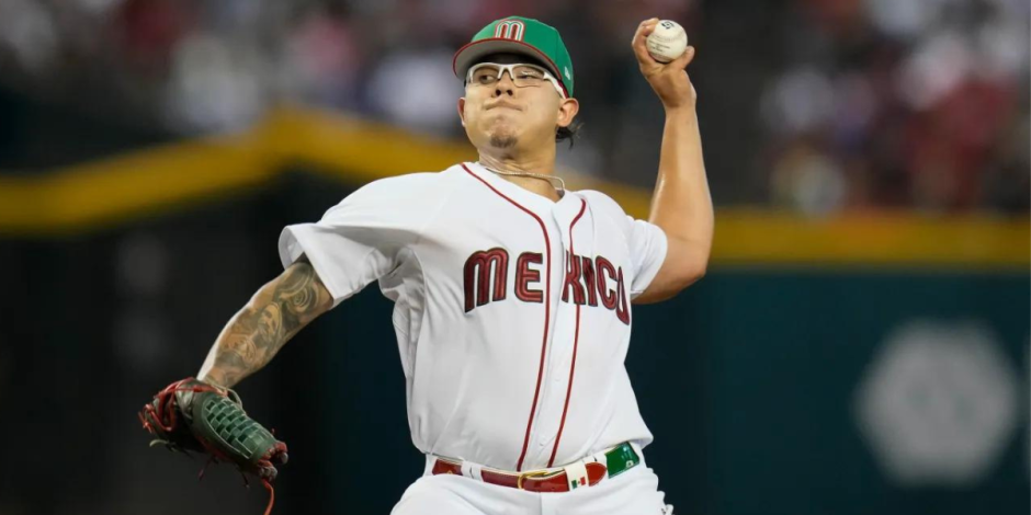 Julio Urías durante el Clásico Mundial de Béisbol 2023 con la Selección Mexicana