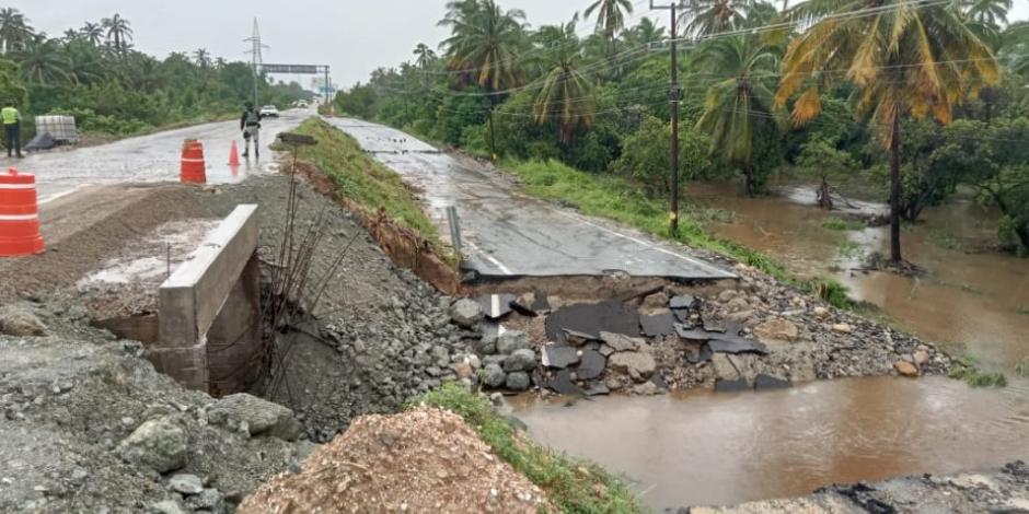 Cierran la carretera Acapulco- Zihuatanejo.