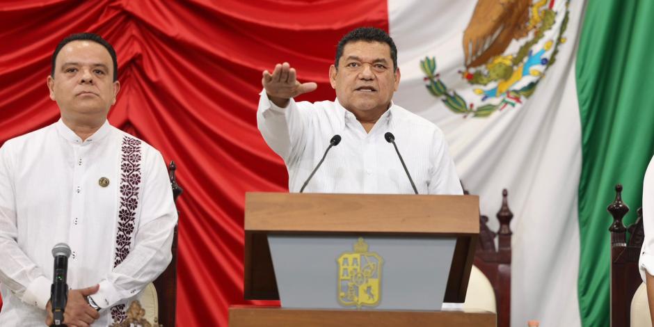 Javier May toma protesta como gobernador de Tabasco.