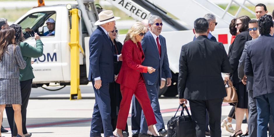 La primera dama de EU, Jill Biden, encabezó la comitiva de EU, ayer.