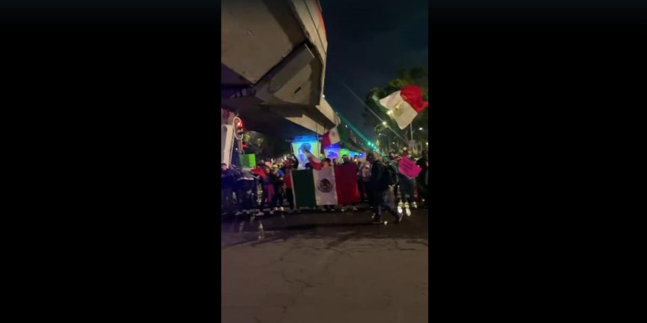 Desde temprano manifestantes han llegado a las inmediaciones de la Cámara de Diputados.