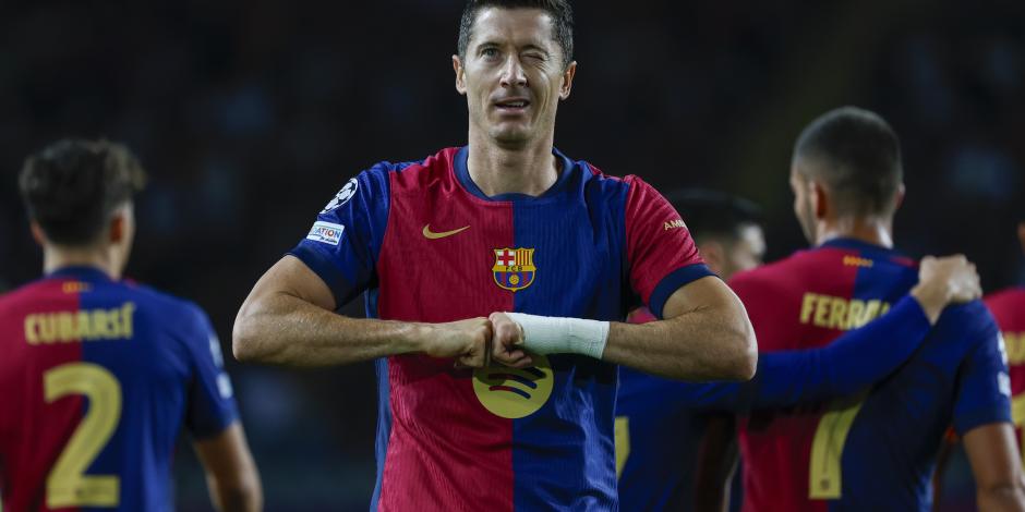 Robert Lewandowski, del Barcelona, celebra uno de sus goles en la Champions ante el Young Boys