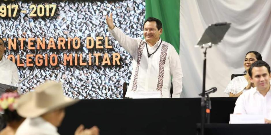 Joaquín Díaz Mena, al rendir protesta como gobernador de Yucatán, ayer.