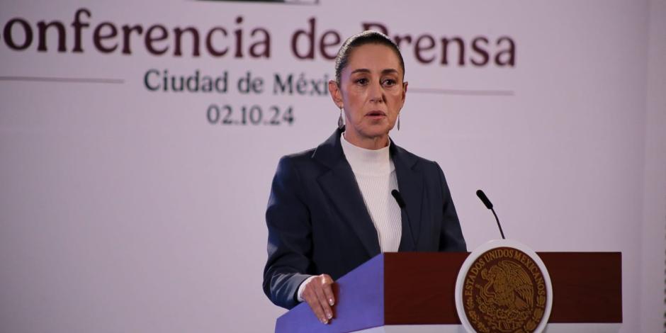 La Presidenta Claudia Sheinbaum, ayer, durante su primera conferencia de prensa.