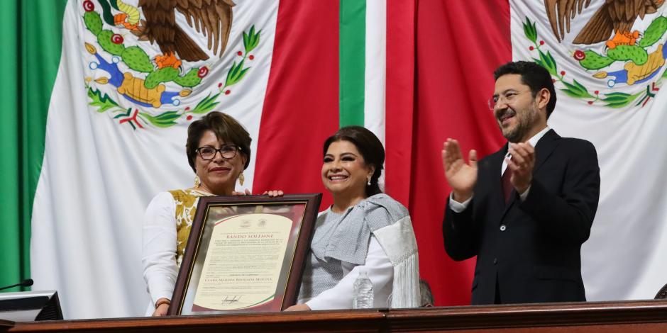 La presidenta de la Mesa Directiva del Congreso de CDMX, Clara Brugada y Martí Batres.