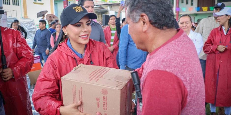 Gobernadora Evelyn Salgado entregó insumos en la zona rural de Acapulco.