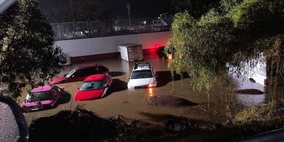 Inundación en Feria del Mole, en alcaldía Milpa Alta.