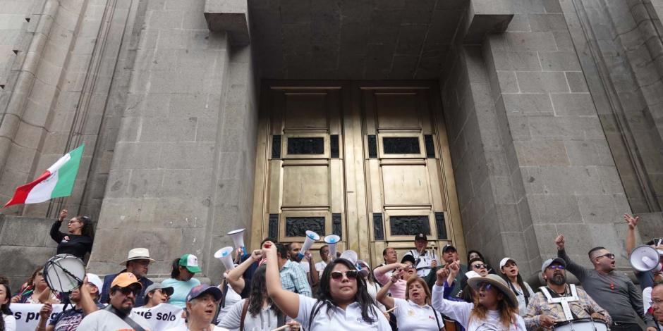 Protesta de trabajadores del PJ afuera de la SCJN, el pasado 3 de octubre.