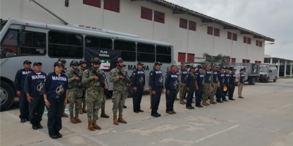 Elementos de la Marina en operación por huracán Milton.