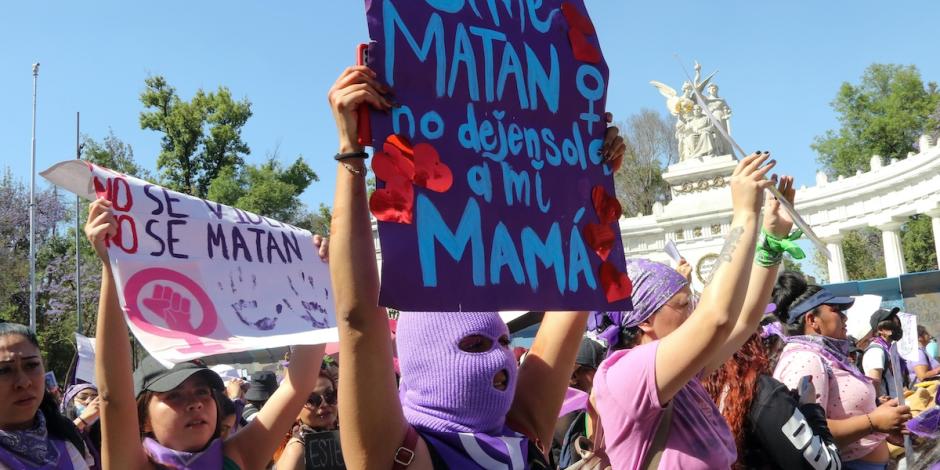 Un grupo de mujeres marchan en contra de los feminicidios, en marzo de 2023