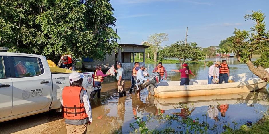 Atienden municipios afectados por lluvias en días pasados.