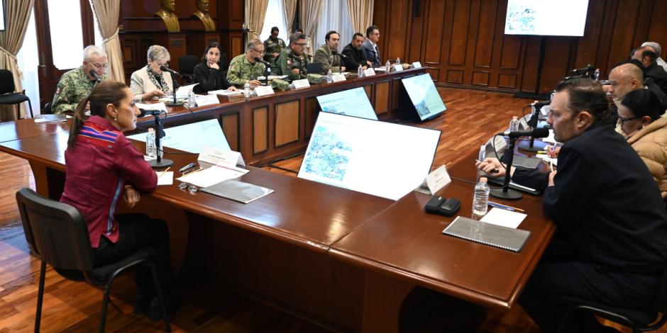 La Presidenta Claudia Sheinbaum, a la izquierda, se reunió con el gobernador Mauricio Kuri, a la derecha.